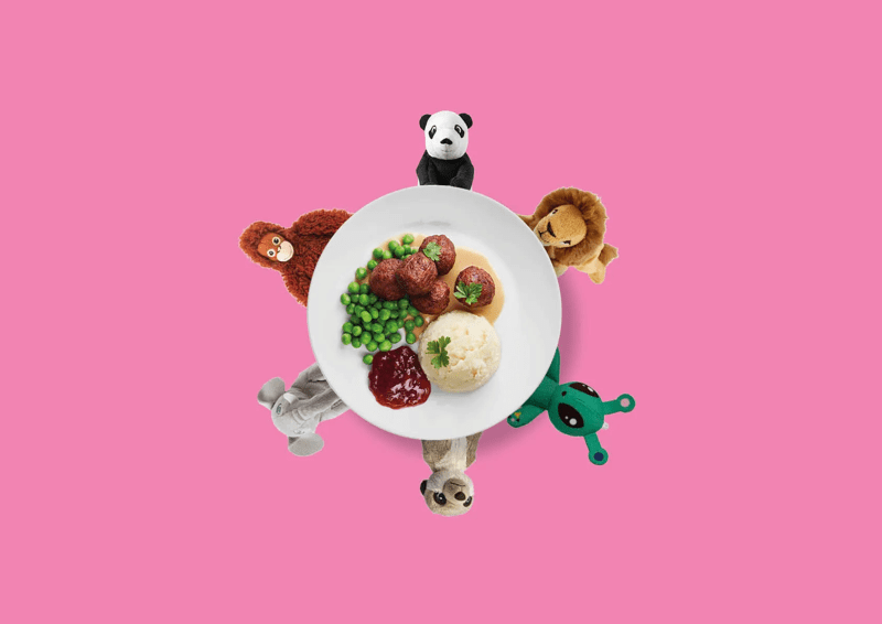 Peluches en option dans le menu enfant chez IKEA